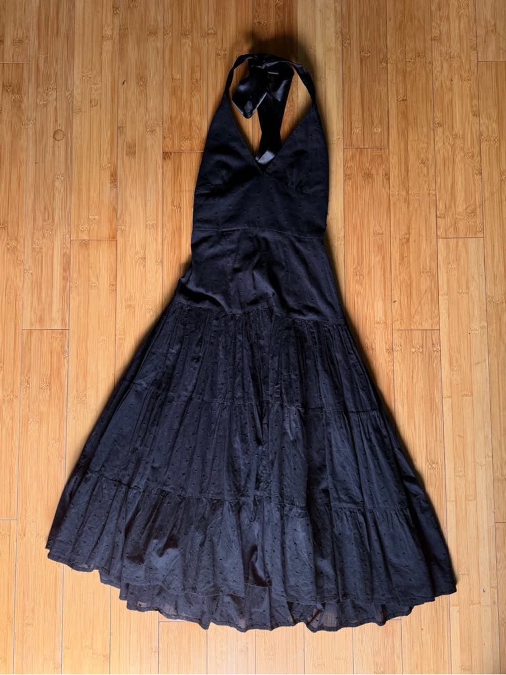 Glamour Angel Black Halter Dress – Open Back Tiered Midi (S)
